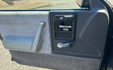 Chevrolet-Celebrity-1983-Sedan-12