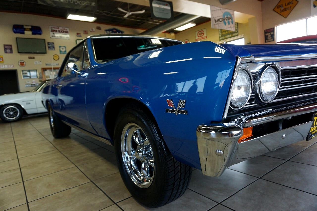 Chevrolet-Chevelle-1967-Classic-Car-12