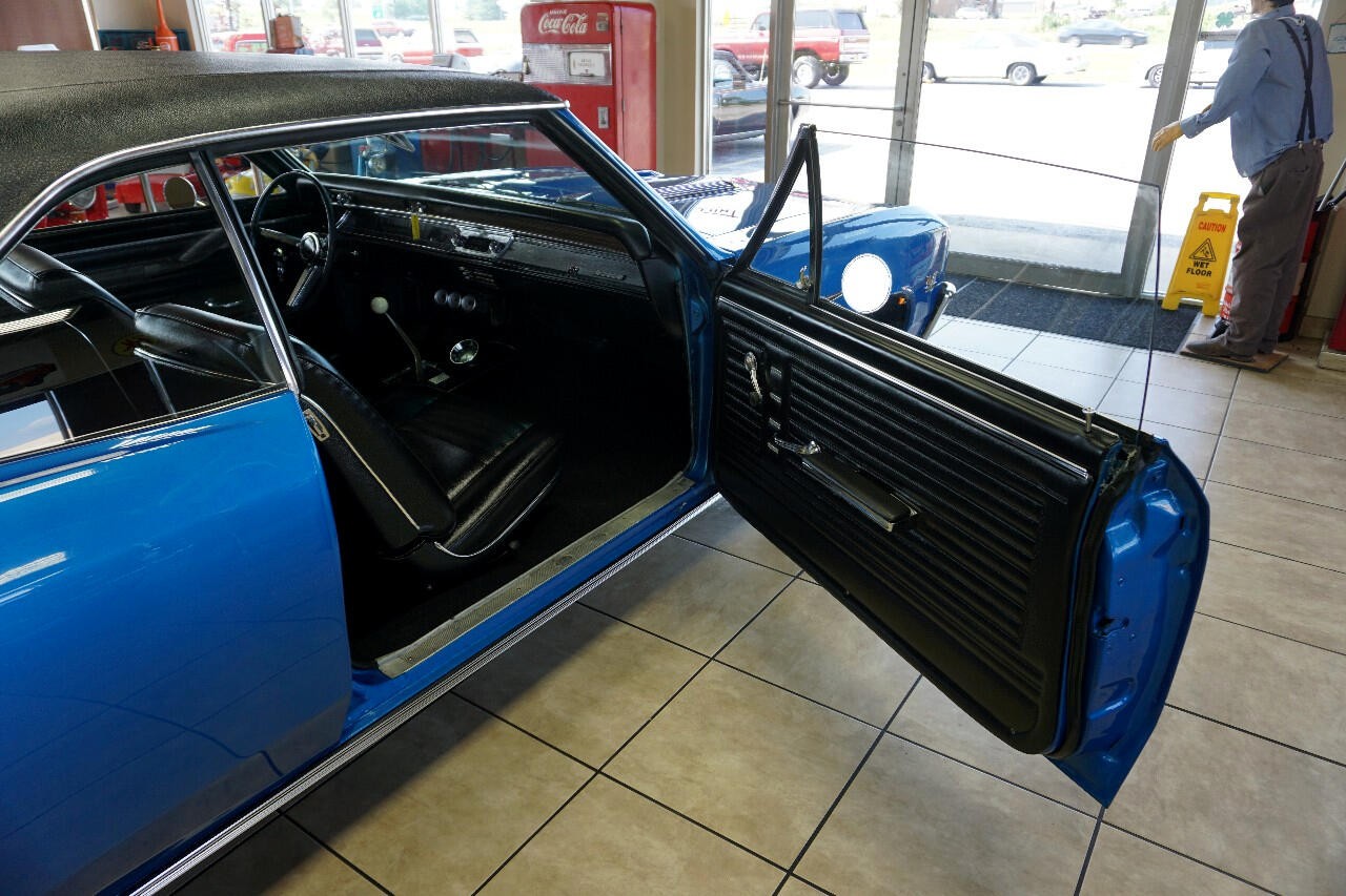 Chevrolet-Chevelle-1967-Classic-Car-22