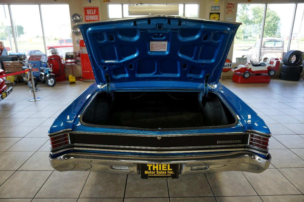 Chevrolet-Chevelle-1967-Classic-Car-33