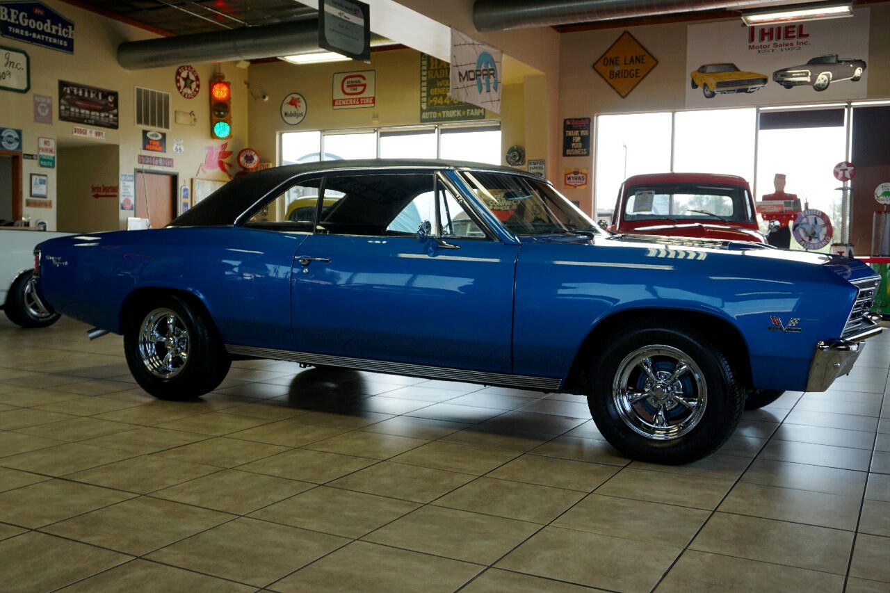 Chevrolet-Chevelle-1967-Classic-Car-8