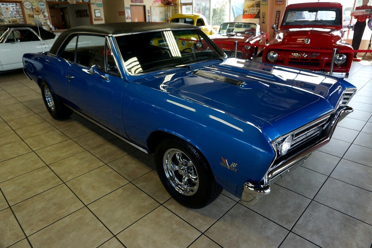 Chevrolet-Chevelle-1967-Classic-Car-9