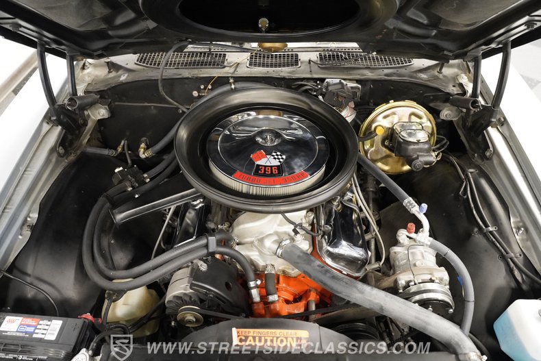 Chevrolet-Chevelle-1970-Cortez-Silver-Black-10