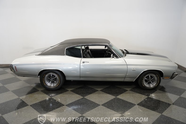 Chevrolet-Chevelle-1970-Cortez-Silver-Black-20