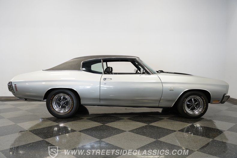 Chevrolet-Chevelle-1970-Cortez-Silver-Black-21