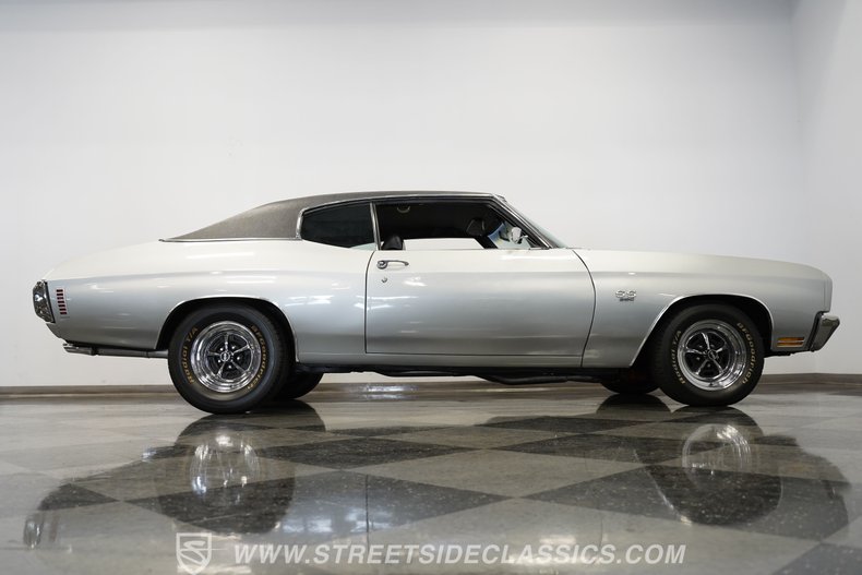 Chevrolet-Chevelle-1970-Cortez-Silver-Black-22
