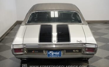 Chevrolet-Chevelle-1970-Cortez-Silver-Black-3