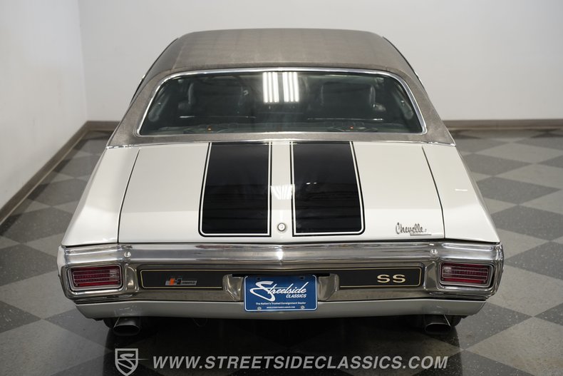 Chevrolet-Chevelle-1970-Cortez-Silver-Black-3