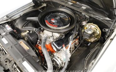 Chevrolet-Chevelle-1970-Cortez-Silver-Black-30