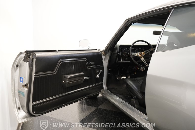 Chevrolet-Chevelle-1970-Cortez-Silver-Black-33