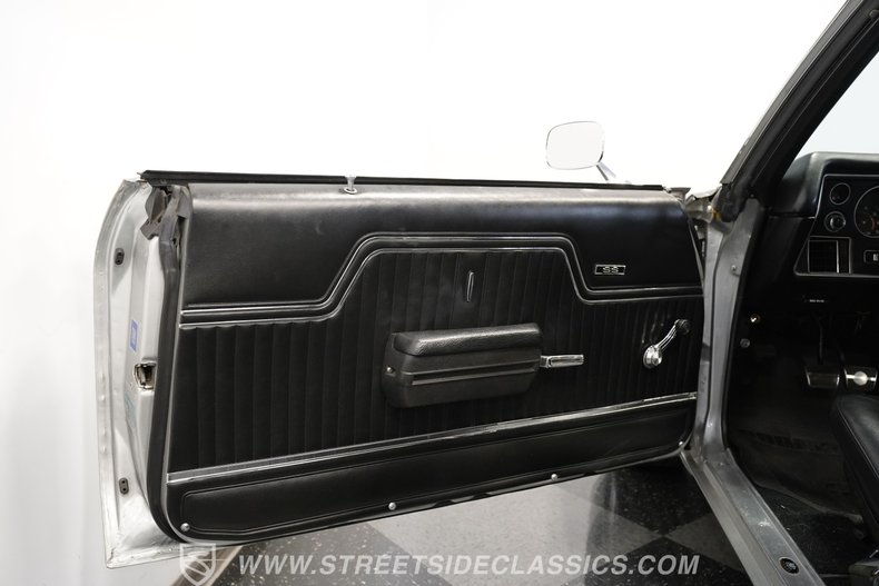 Chevrolet-Chevelle-1970-Cortez-Silver-Black-34