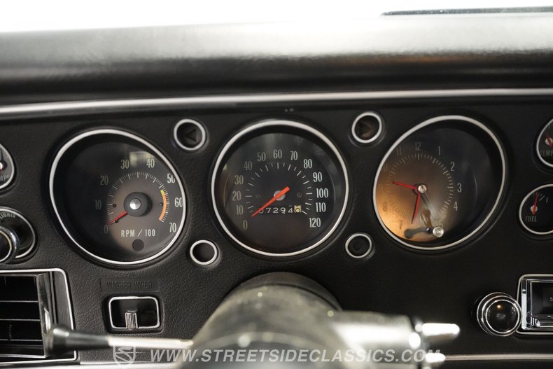 Chevrolet-Chevelle-1970-Cortez-Silver-Black-39