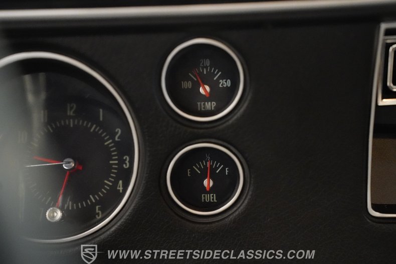 Chevrolet-Chevelle-1970-Cortez-Silver-Black-42