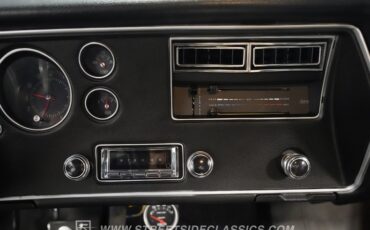 Chevrolet-Chevelle-1970-Cortez-Silver-Black-45