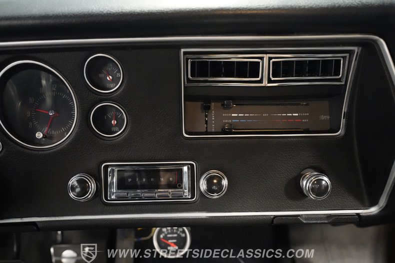 Chevrolet-Chevelle-1970-Cortez-Silver-Black-45