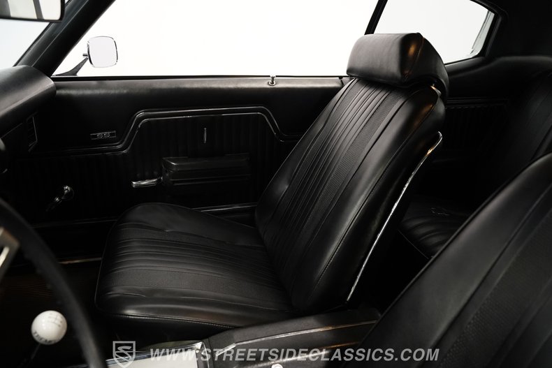 Chevrolet-Chevelle-1970-Cortez-Silver-Black-47