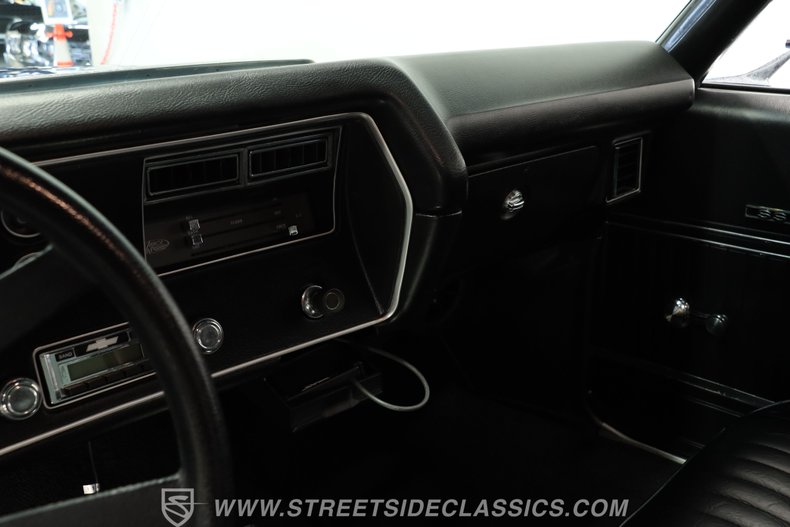 Chevrolet-Chevelle-1971-Blue-Metallic-Black-39