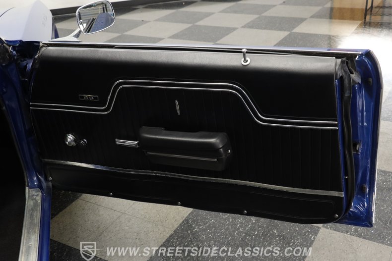 Chevrolet-Chevelle-1971-Blue-Metallic-Black-48