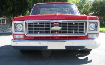 Chevrolet-Cheyenne-1974-Red-And-White-Red-And-Black-1