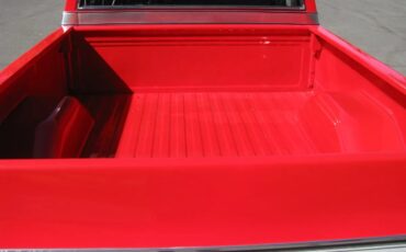 Chevrolet-Cheyenne-1974-Red-And-White-Red-And-Black-4