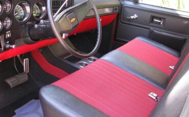 Chevrolet-Cheyenne-1974-Red-And-White-Red-And-Black-9