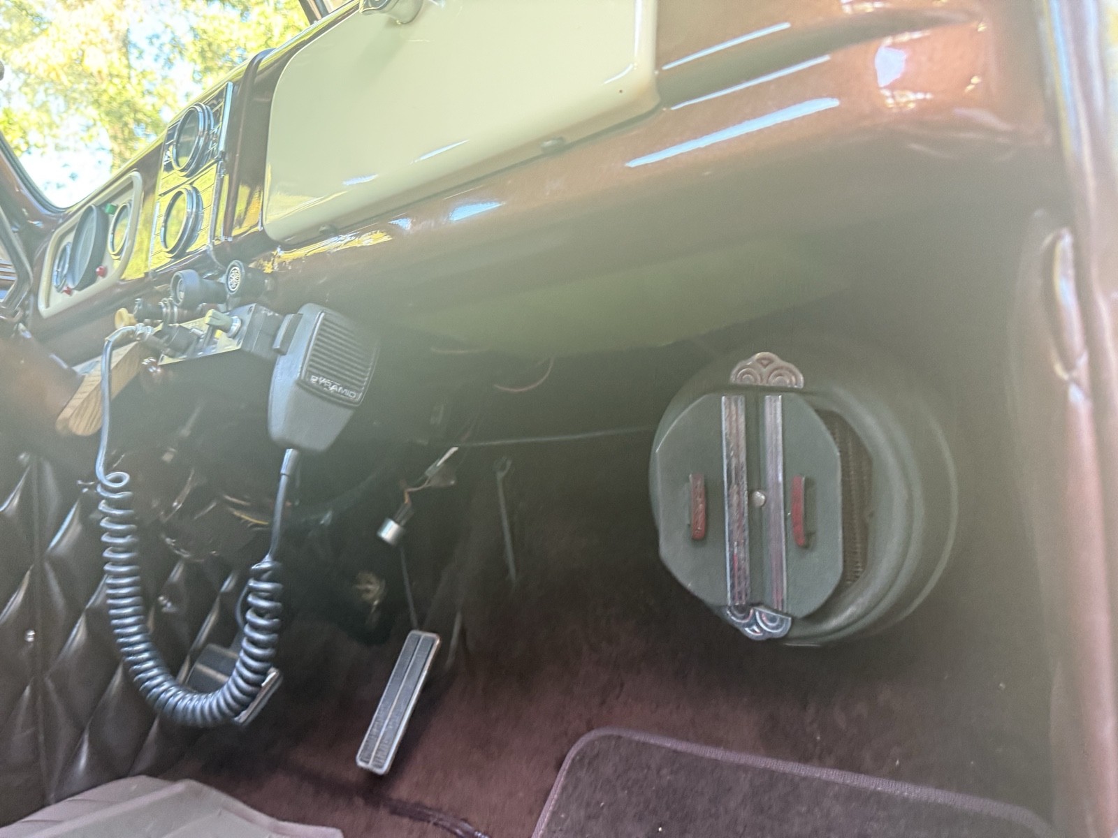 Chevrolet-Classic-1937-33