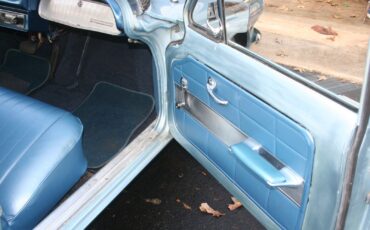 Chevrolet-Corvair-1962-Sedan-12