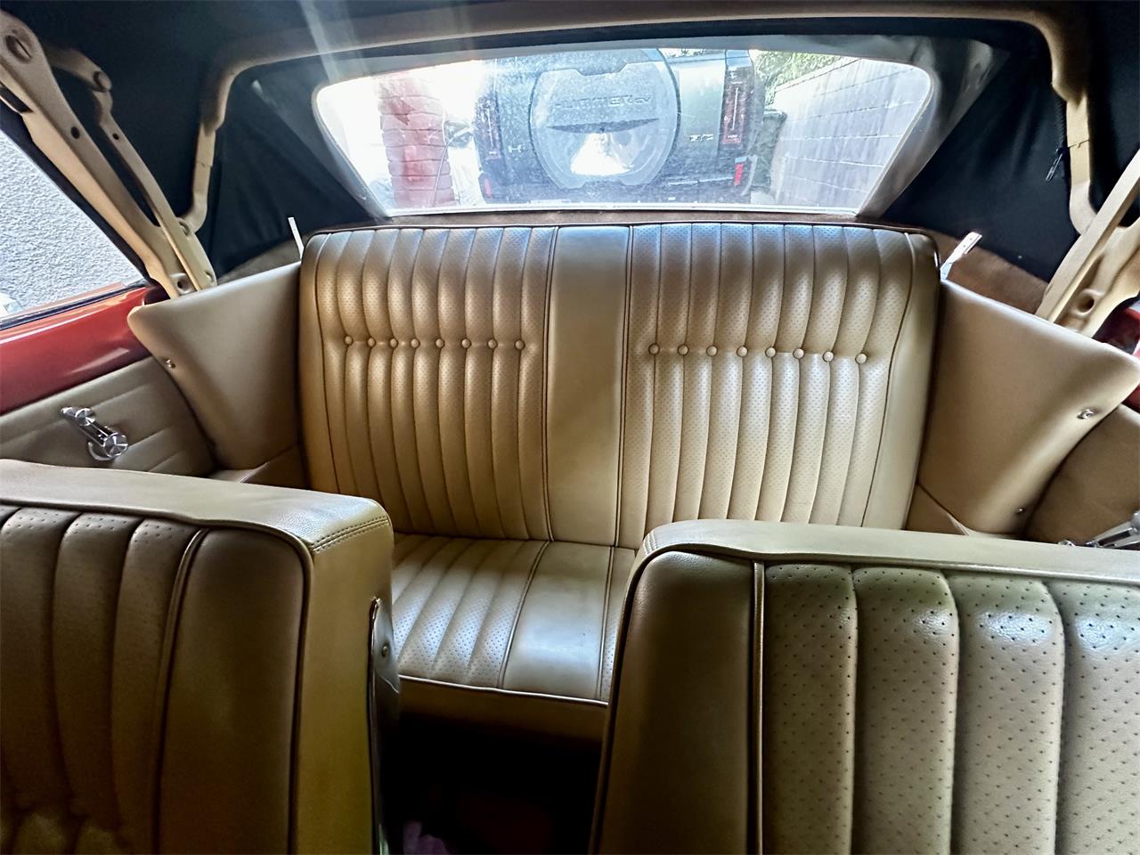 Chevrolet-Corvair-1965-Sunburst-orange-Brown-orange-23