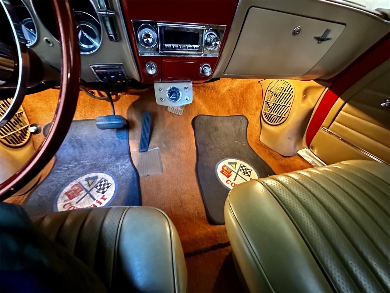 Chevrolet-Corvair-1965-Sunburst-orange-Brown-orange-25