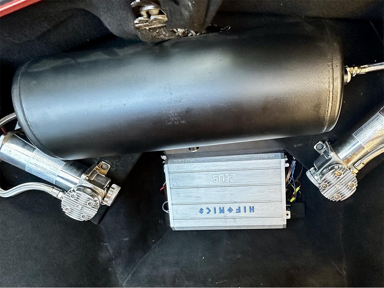 Chevrolet-Corvair-1965-Sunburst-orange-Brown-orange-36