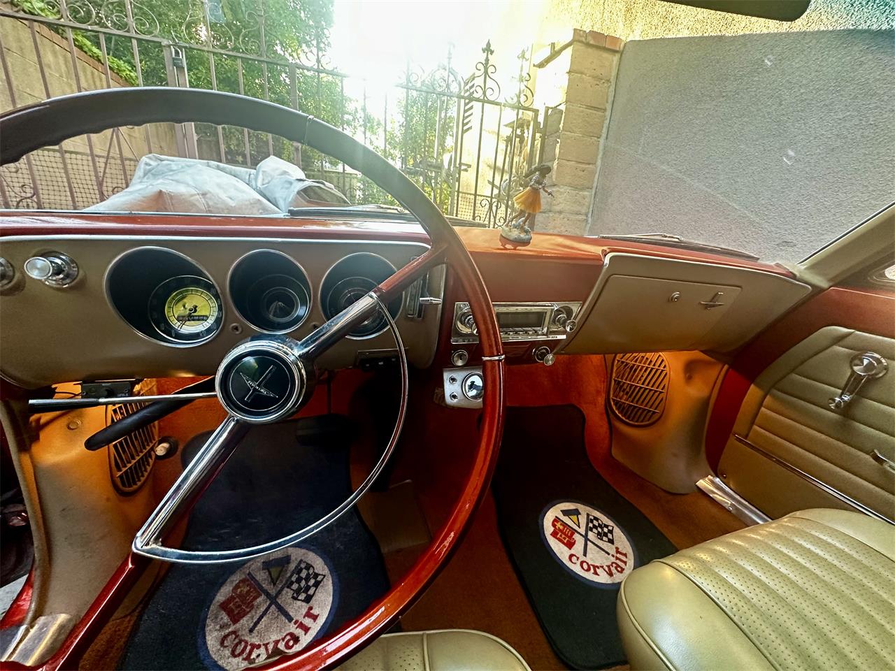 Chevrolet-Corvair-1965-Sunburst-orange-Brown-orange-38