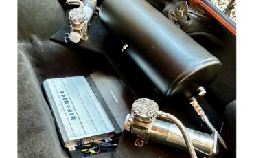 Chevrolet-Corvair-1965-Sunburst-orange-Brown-orange-42