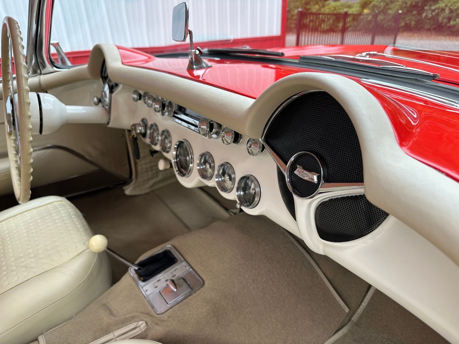 Chevrolet-Corvette-1956-Convertible-12