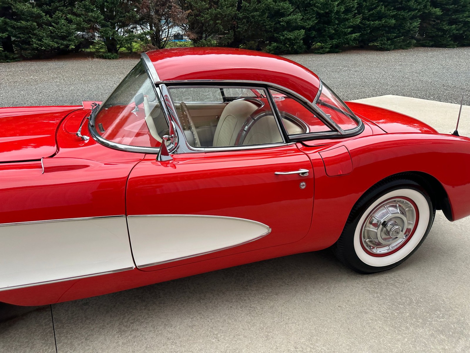 Chevrolet-Corvette-1956-Convertible-37