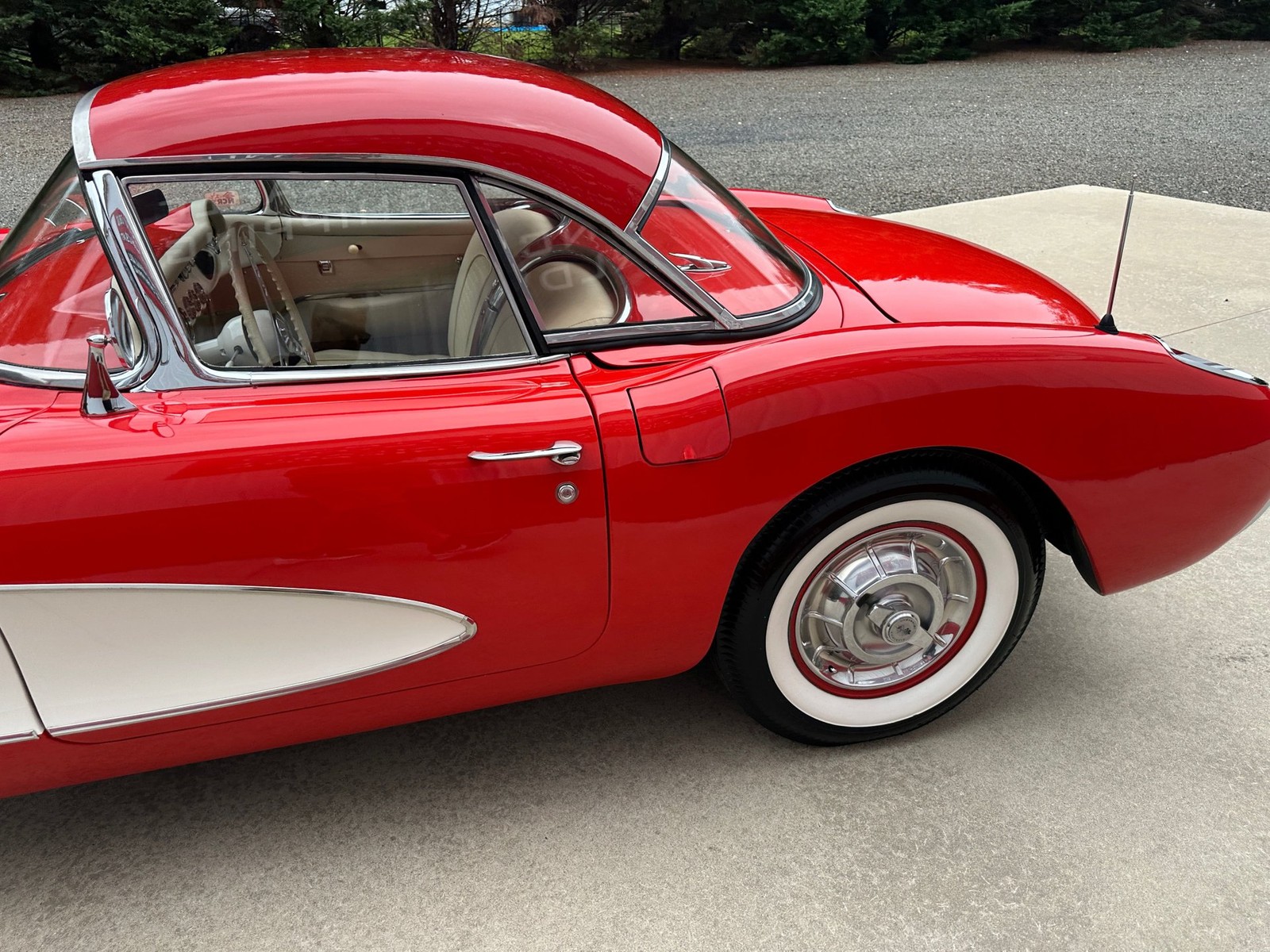 Chevrolet-Corvette-1956-Convertible-38