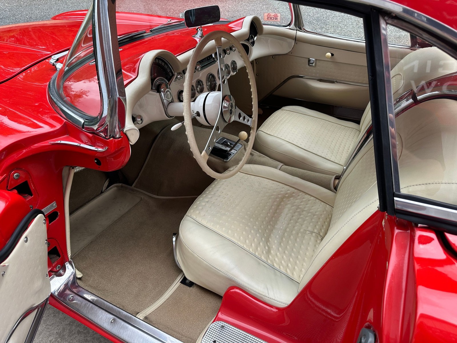 Chevrolet-Corvette-1956-Convertible-8