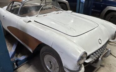 Chevrolet-Corvette-1957-Convertible-1