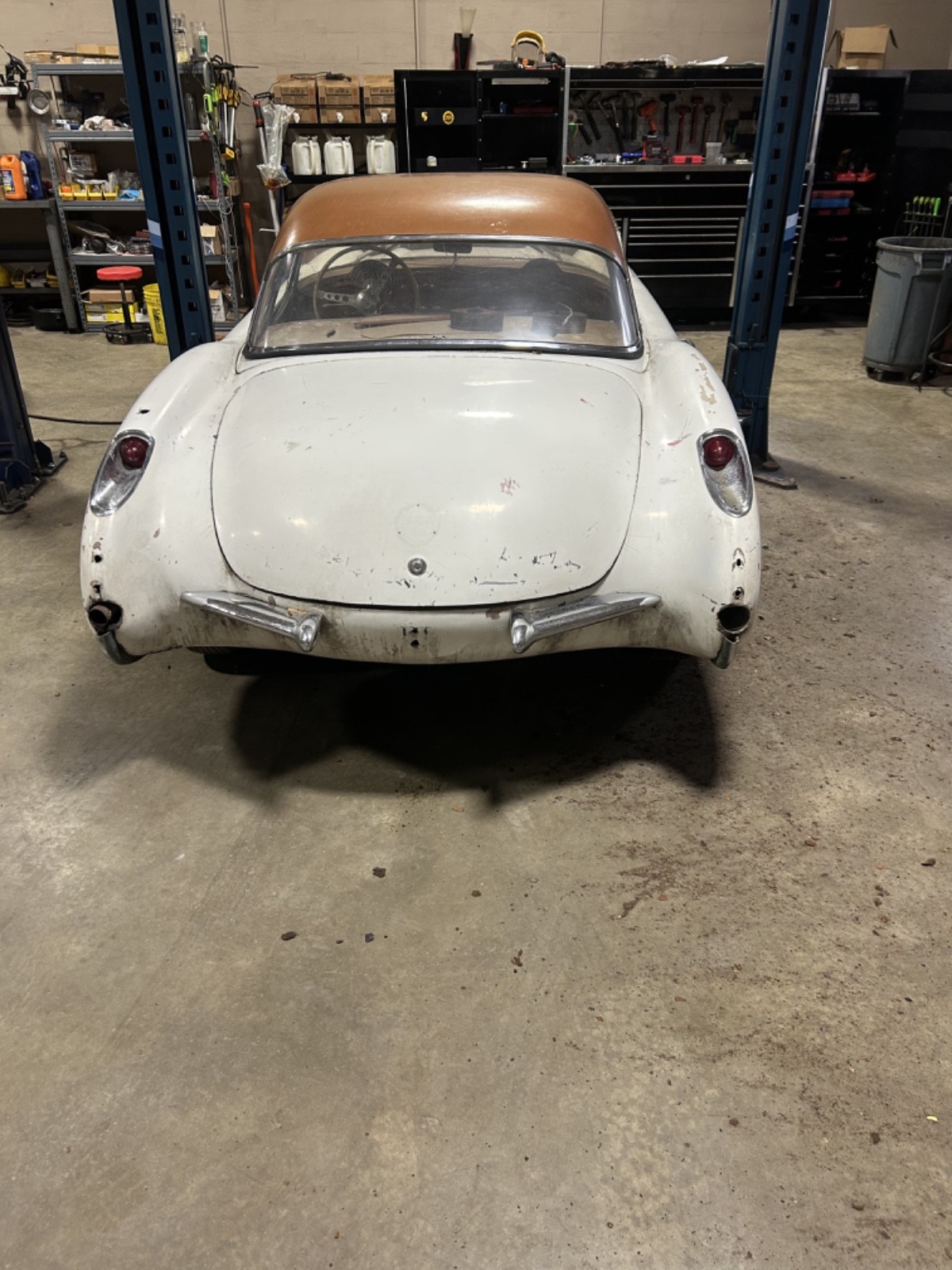 Chevrolet-Corvette-1957-Convertible-11