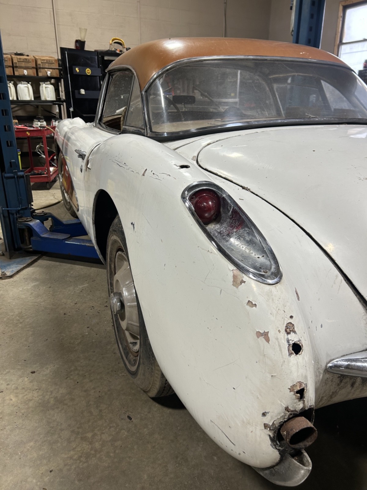 Chevrolet-Corvette-1957-Convertible-14