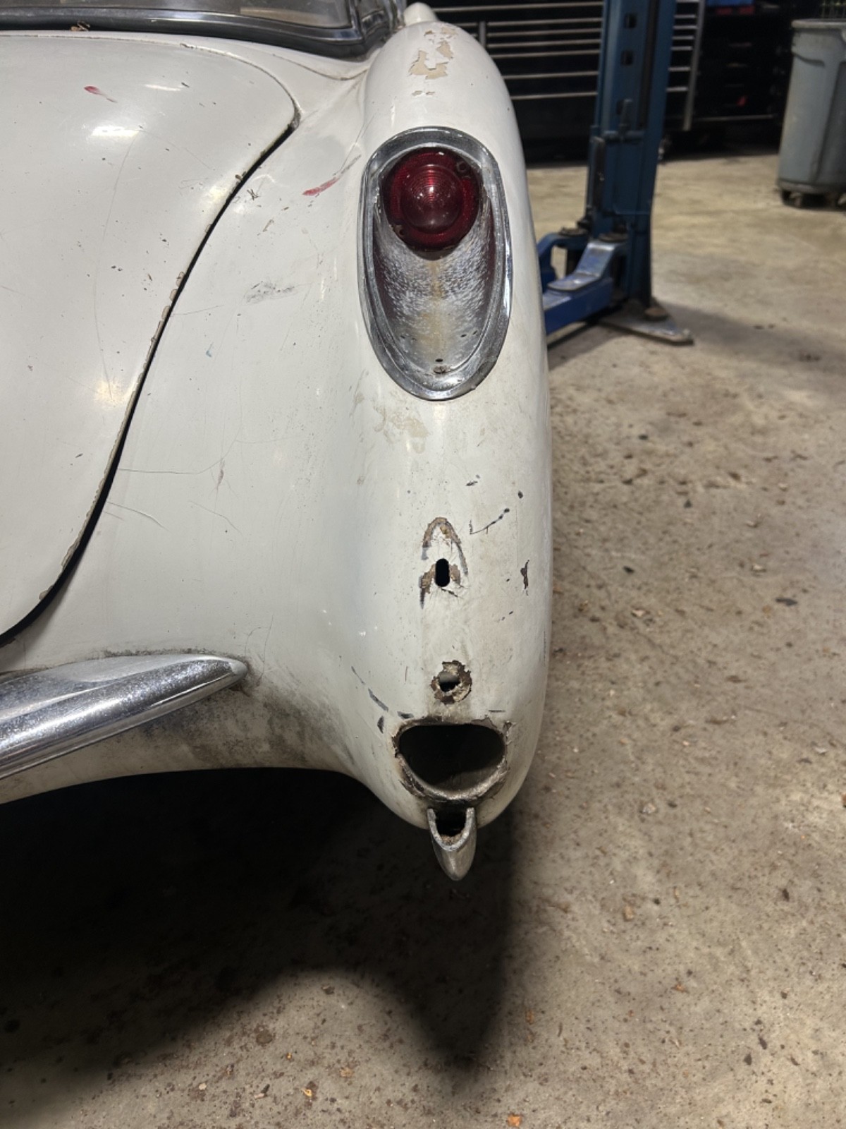 Chevrolet-Corvette-1957-Convertible-16