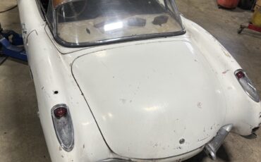 Chevrolet-Corvette-1957-Convertible-2