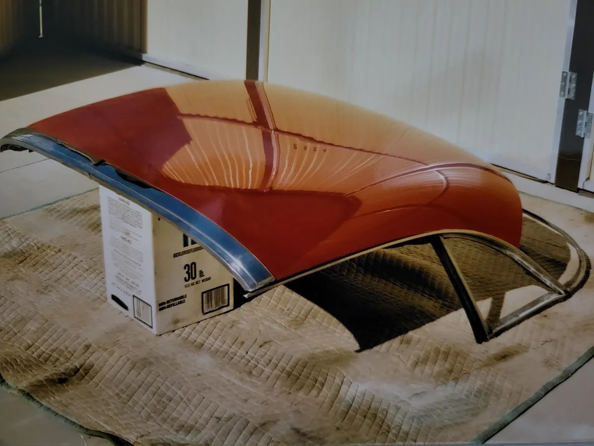 Chevrolet-Corvette-1959-Red-With-White-Coves-Black-13