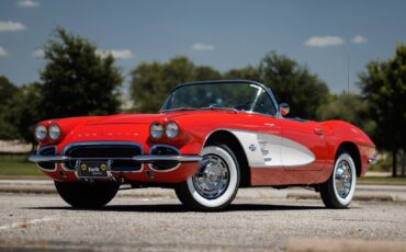 Chevrolet-Corvette-1961-Convertible-1