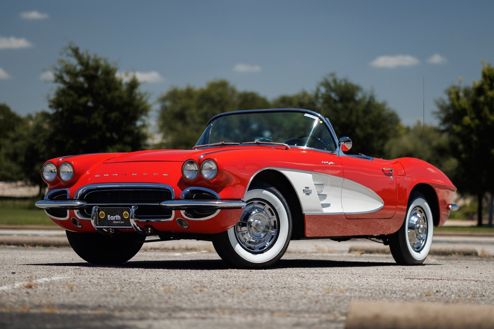 Chevrolet-Corvette-1961-Convertible-1