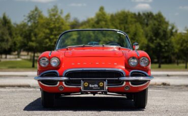 Chevrolet-Corvette-1961-Convertible-10