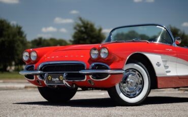 Chevrolet-Corvette-1961-Convertible-14