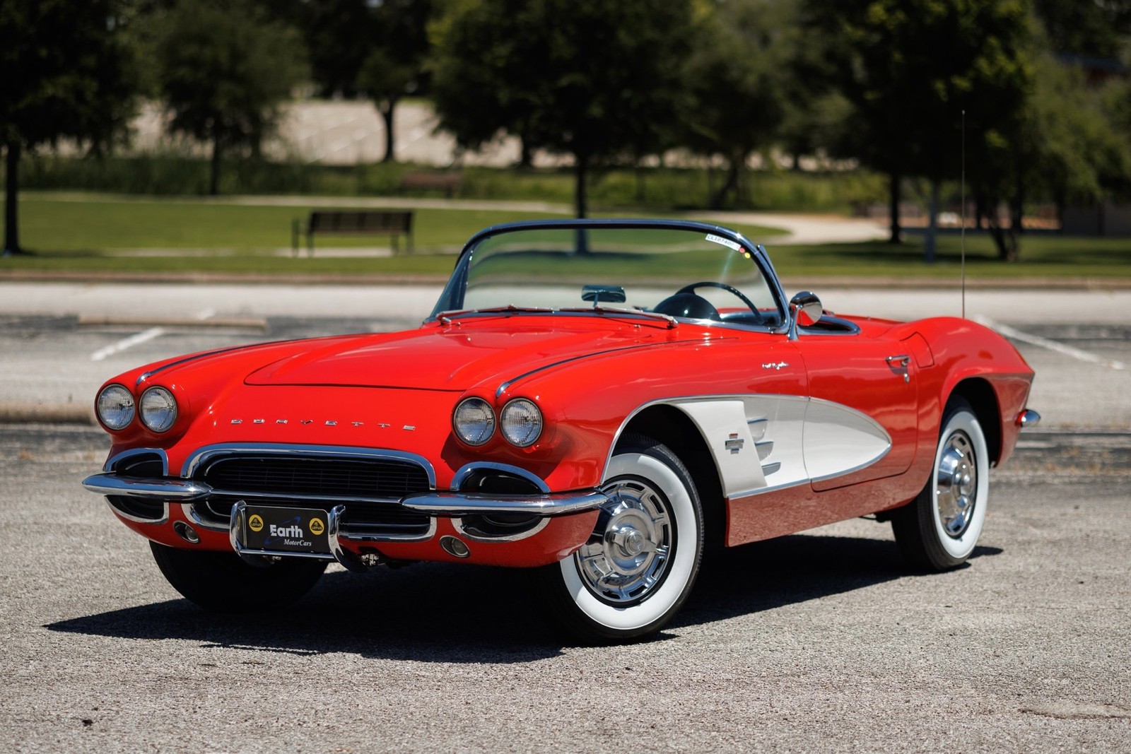Chevrolet-Corvette-1961-Convertible-2