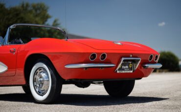 Chevrolet-Corvette-1961-Convertible-25