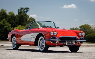 Chevrolet-Corvette-1961-Convertible-3