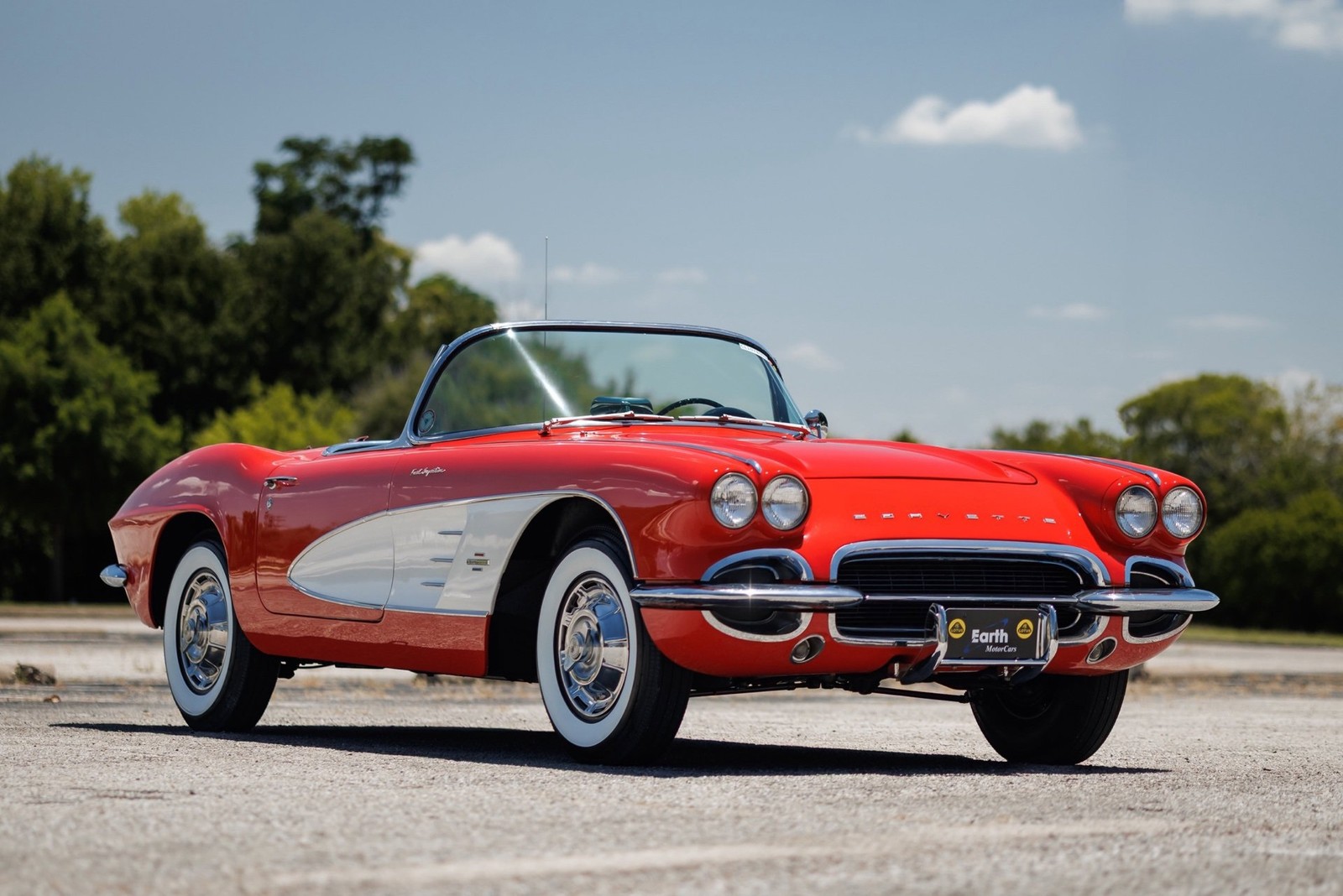 Chevrolet-Corvette-1961-Convertible-3
